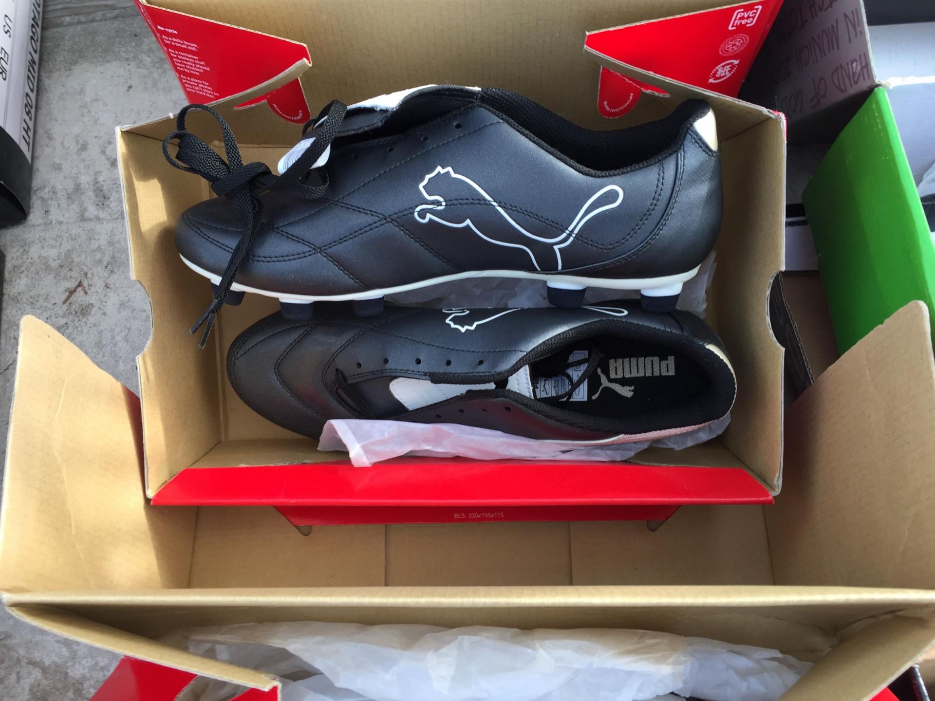 TEN PAIRS OF AS NEW AND BOXED SPORTS BOOTS AND TRAINERS - Image 3 of 5