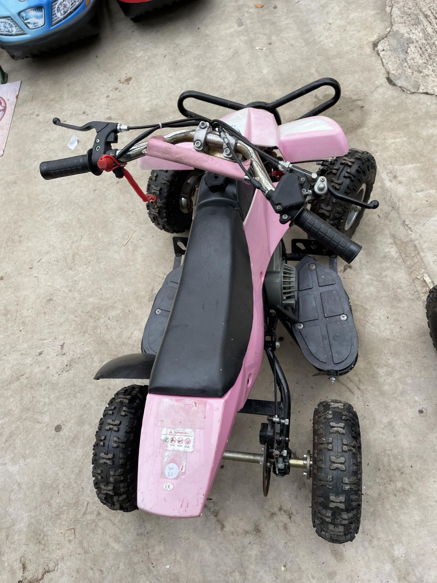 A PINK CHILDS PETROL GO KART COMPLETE WITH KEY - Image 3 of 5