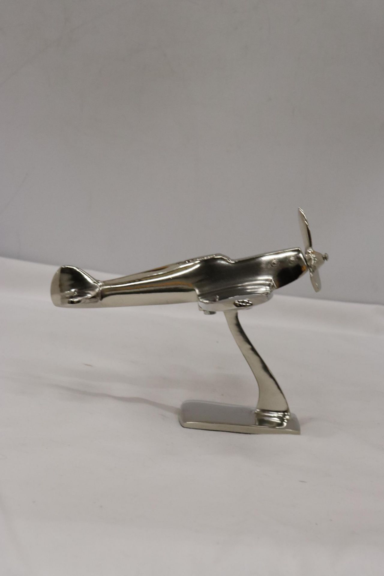 A CHROME SPITFIRE ON A STAND, HEIGHT 13CM - Image 3 of 5