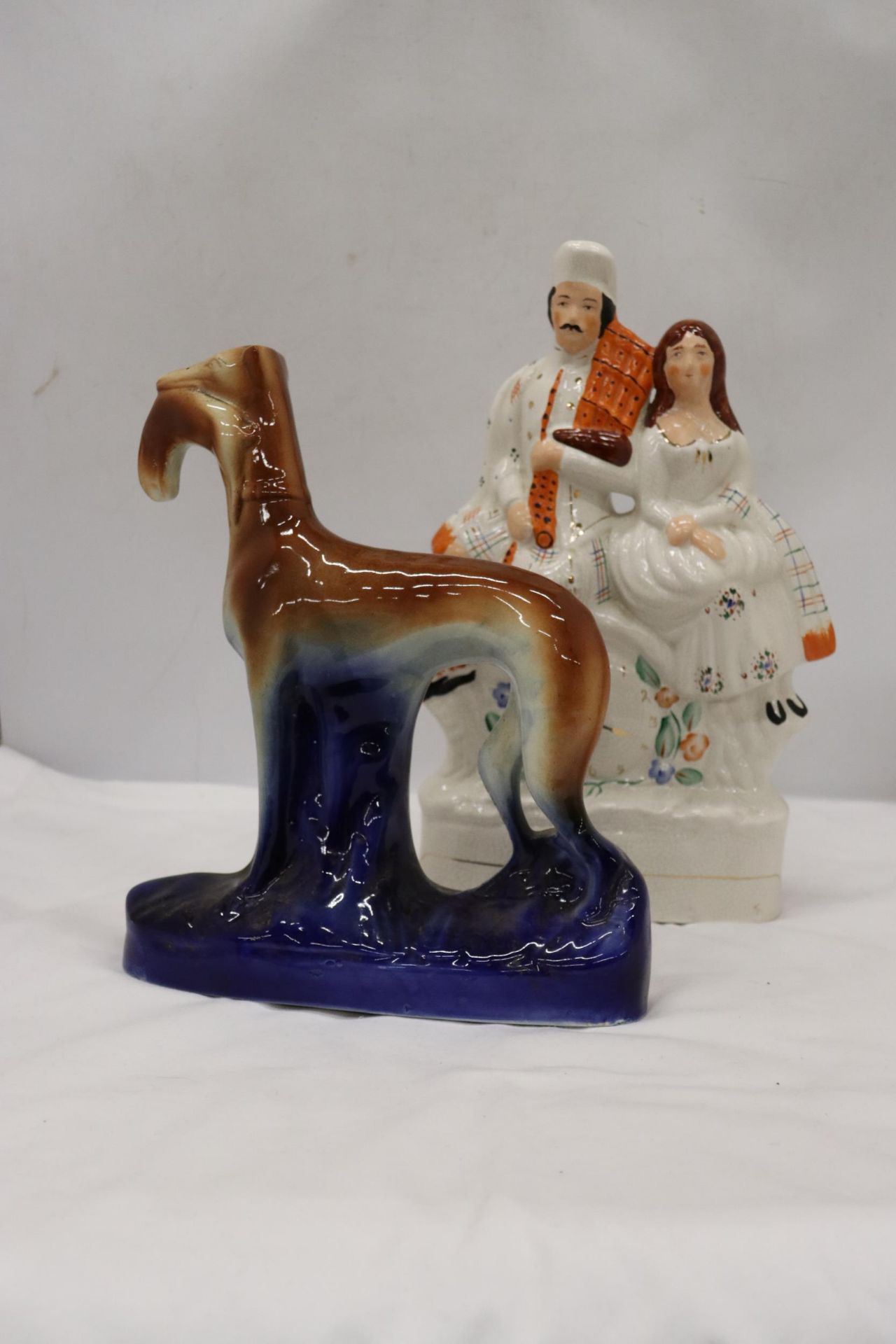 TWO VINTAGE STAFFORDSHIRE FLATBACK FIGURES TO INCLUDE A GREYHOUND - Image 2 of 7