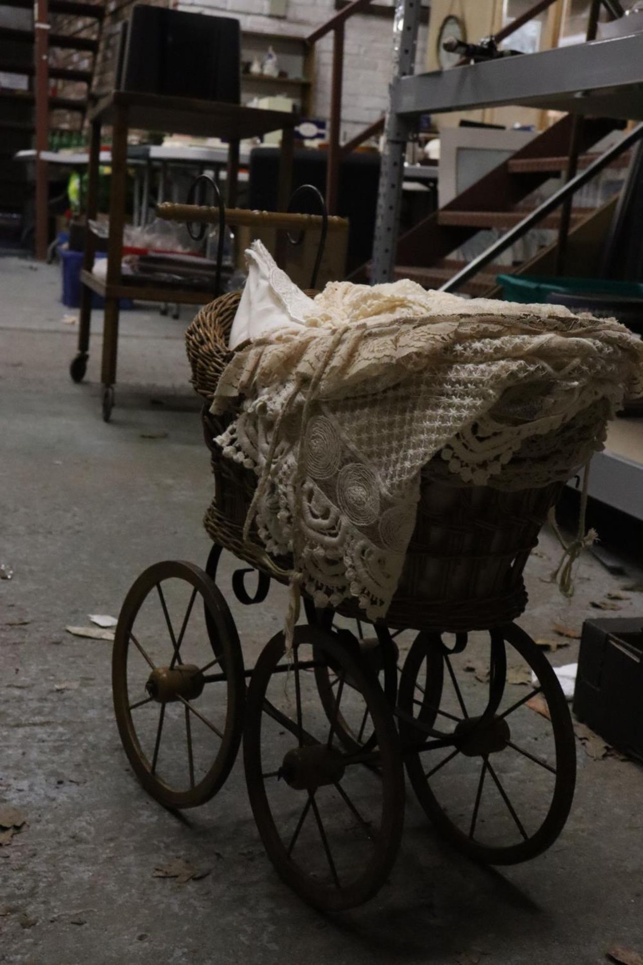 A VICTORIAN CHILD'S PRAM WITH LACE COVERS - Image 6 of 7