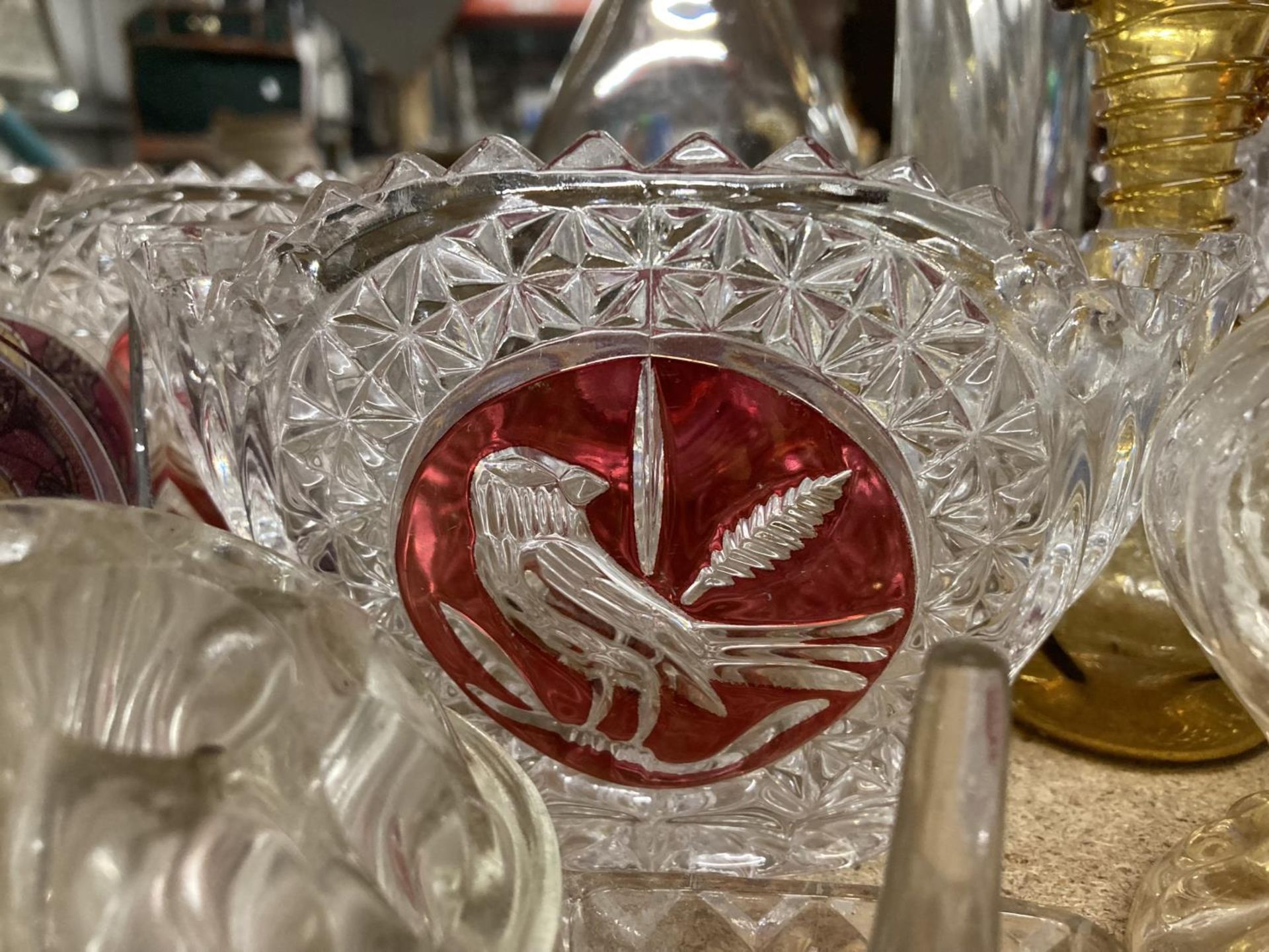 A COLLECTION OF GLASSWARE TO INCLUDE TWO GERMAN CRYSTAL BOWLS WITH BIRD DESIGN, TEALIGHT HOLDERS, - Image 2 of 8