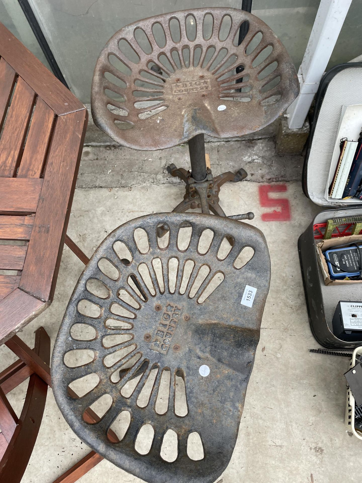 A PAIR OF VINTAGE INDUSTRIAL STYLE STOOLS WITH IMPLEMENT SEATS - Image 5 of 5