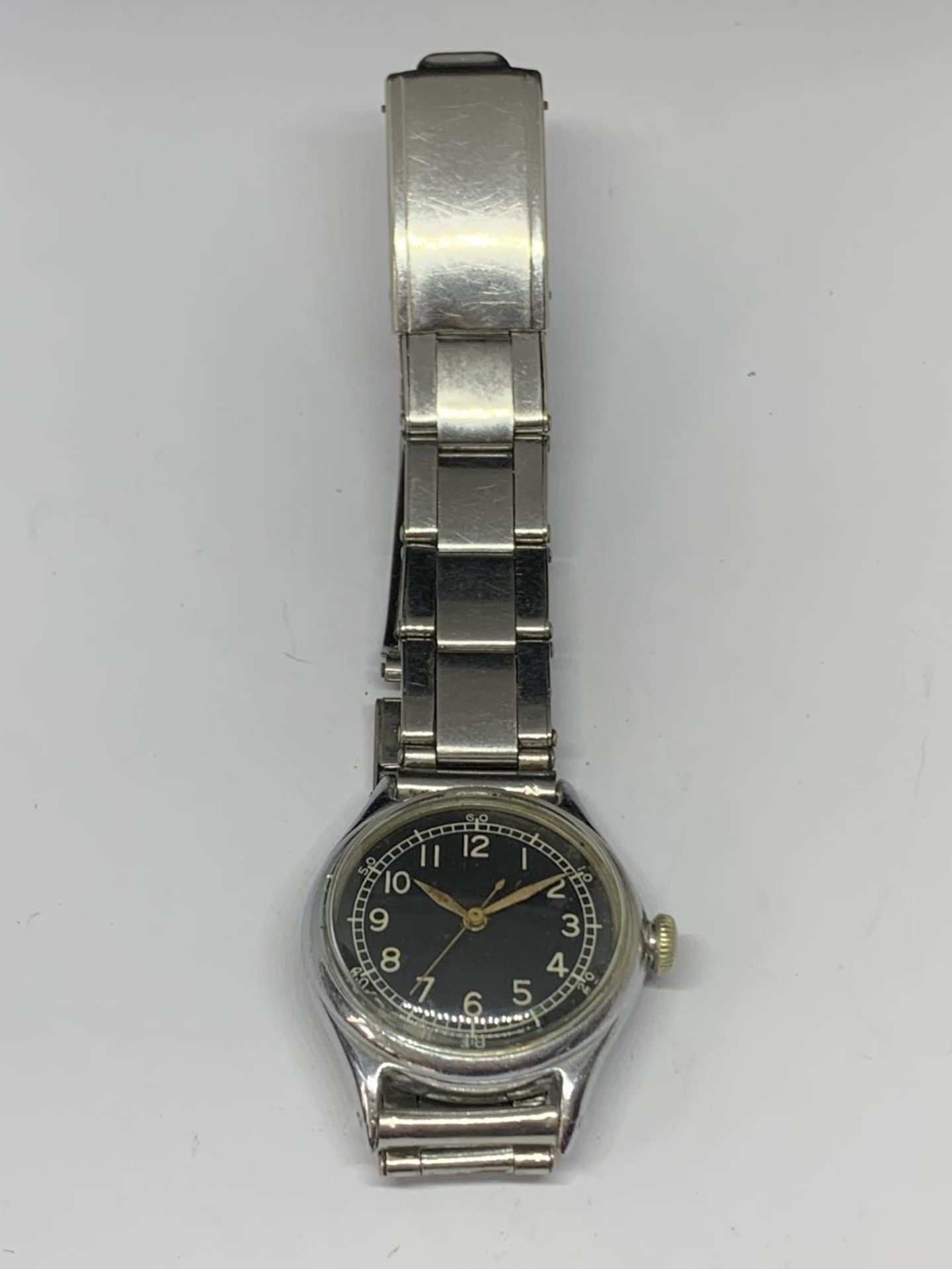 A WW2 BULOVA MILITARY ISSUE WATCH 1940'S