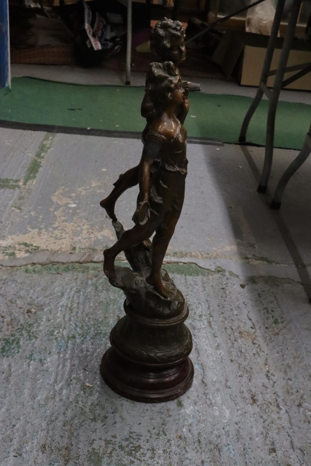 A LARGE BRASS COLOURED FIGURE - Image 2 of 8