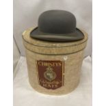 A CHRISTYS LONDON GREY BOWLER HAT IN A CHRISTYS BOXM - SIZE 7/57