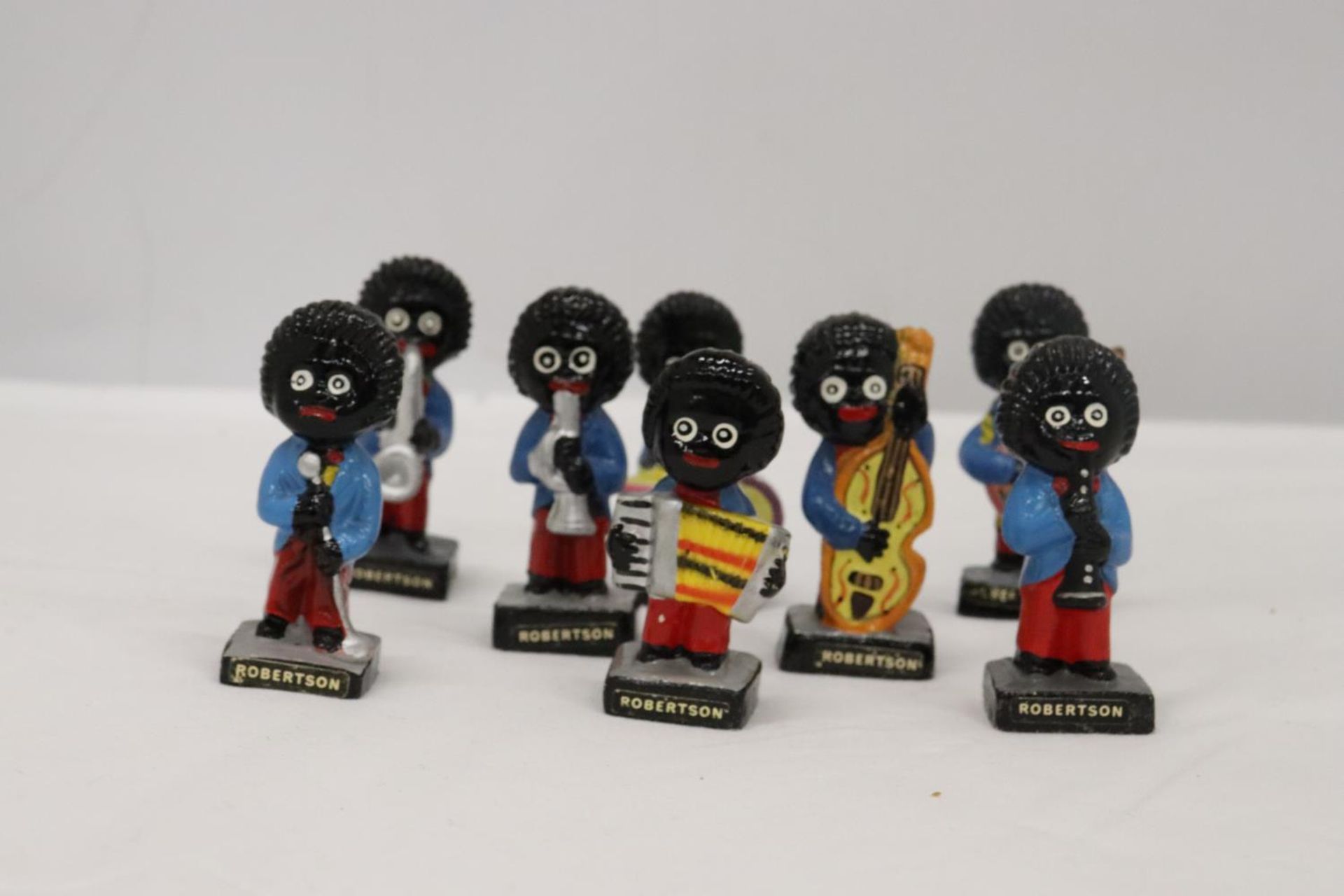 A COLLECTION OF VINTAGE ROBERTSONS FIGURES BAND MEMBERS - 9 IN TOTAL, 1 A/F - Image 2 of 6