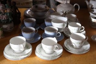 A WEDGWOOD WESTBURY FOUR TRIO SET WITH JUG , SUGAR BOWL AND TEAPOT AND ROYAL DOULTON BLUE AND