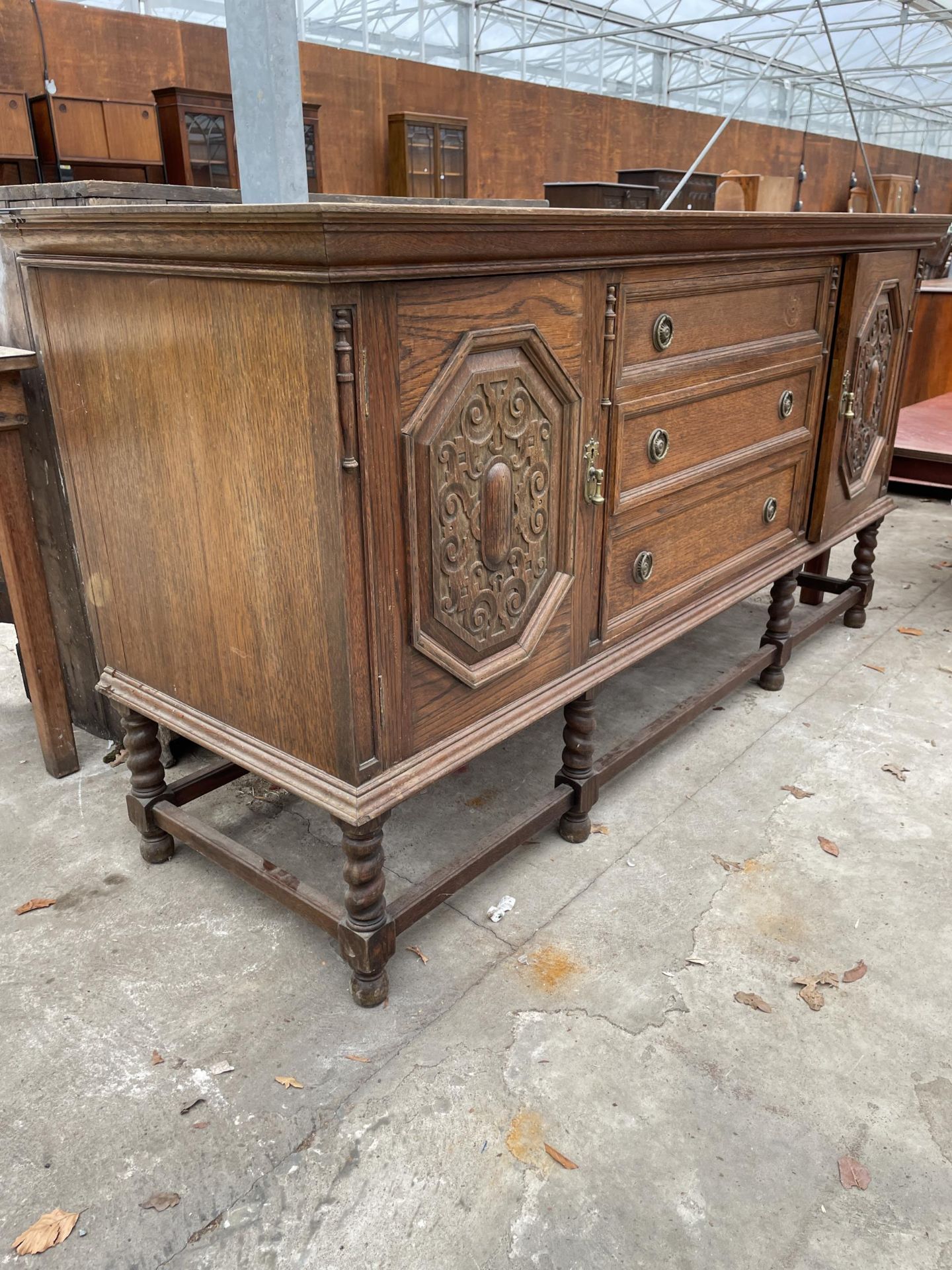 AN EARLY 20TH CENTURY OAK JACOBEAN SIDEBOARD ON BARLEY TWIST LEGS, 72" WIDE - Image 2 of 6