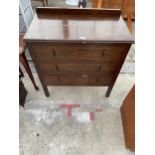 A MID 20TH CENTURY OAK CHEST OF THREE DRAWERS 31" WIDE