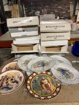 TEN ROYAL WORCESTER AND WEDGWOOD CABINET PLATES WITH BOXES