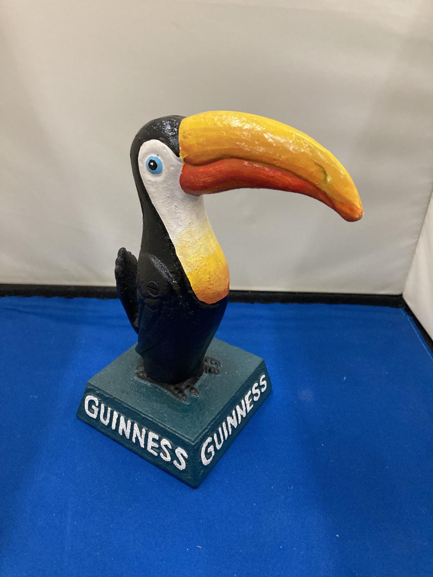 A CAST GUINNESS TOUCAN FIGURE - Image 2 of 3