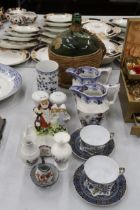 A QUANTITY OF VINTAGE CERAMICS TO INCLUDE JUGS, A YARDLEY SOAP DISH, CUPS AND SAUCERS, VASES, A