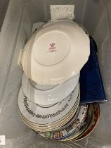 A QUANTITY OF COLLECTOR'S PLATES TO INCLUDE COALPORT, MASON'S, ROYAL COPENHAGEN, WEDGWOOD, ETC.,