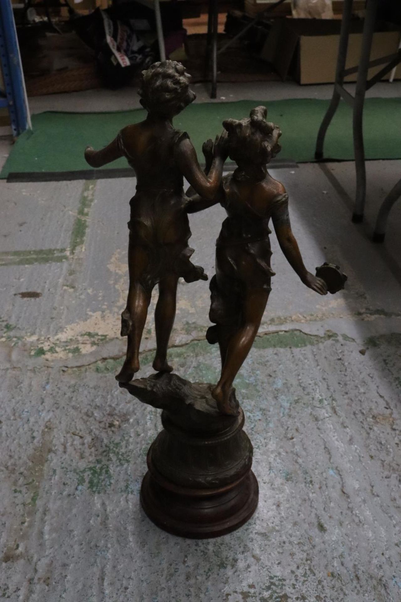 A LARGE BRASS COLOURED FIGURE - Image 3 of 8