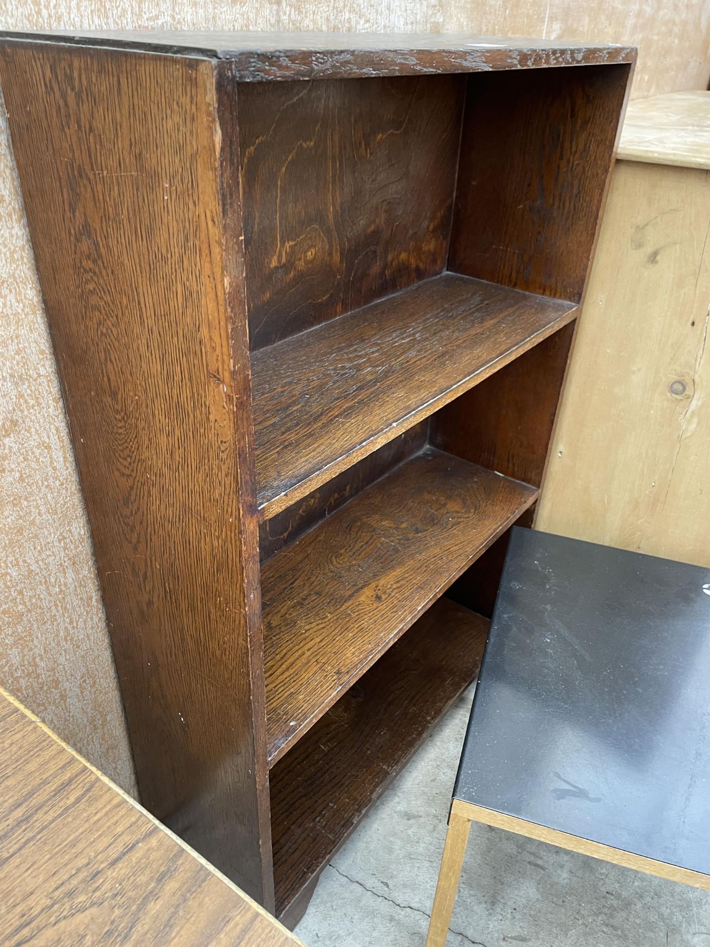 AN OAK OPEN BOOKCASE AND LAMP TABLE - Image 2 of 2