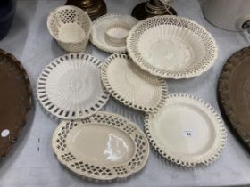 EIGHT PIECES OF VINTAGE CREAMWARE TO INCLUDE PLATES AND DISHES SOME A/F