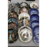 A LARGE COLLECTION OF CABINET PLATES TO INCLUDE BING & GRONDAHL, DENMARK, BRADEX RUSSIAN
