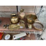AN ASSORTMENT OF BRASS ITEMS TO INCLUDE A HEAVY PLANTER, A CLOISONNE VASE, A SAUCEPAN AND FIGURES
