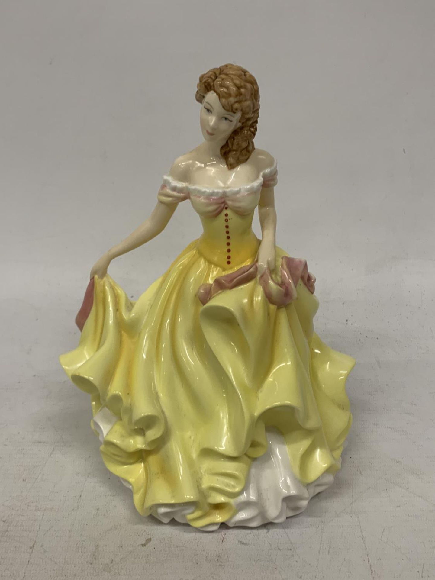 A ROYAL DOULTON PRETTY LADIES FIGURE SUMMER