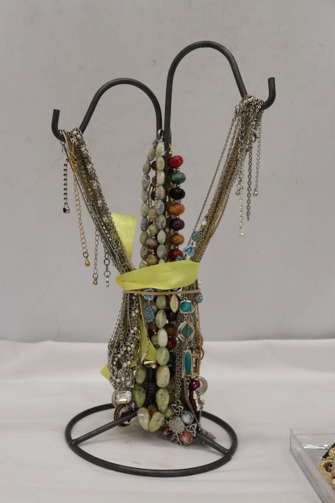 A JEWELLERY STAND WITH A QUANTITY OF NECKLACES PLUS A QUANTITY OF EARRINGS - Image 4 of 8