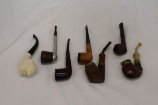 A COLLECTION OF VINTAGE PIPES TO INCLUDE ONE WITH A LION'S HEAD BOWL, GENUINE BLOCK MEERSCHAUM,