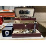 A JEWELLERY BOX WITH CONTENTS TO WATCHES, BROOCHES AND A BOXED BEN SHERMAN WATCH