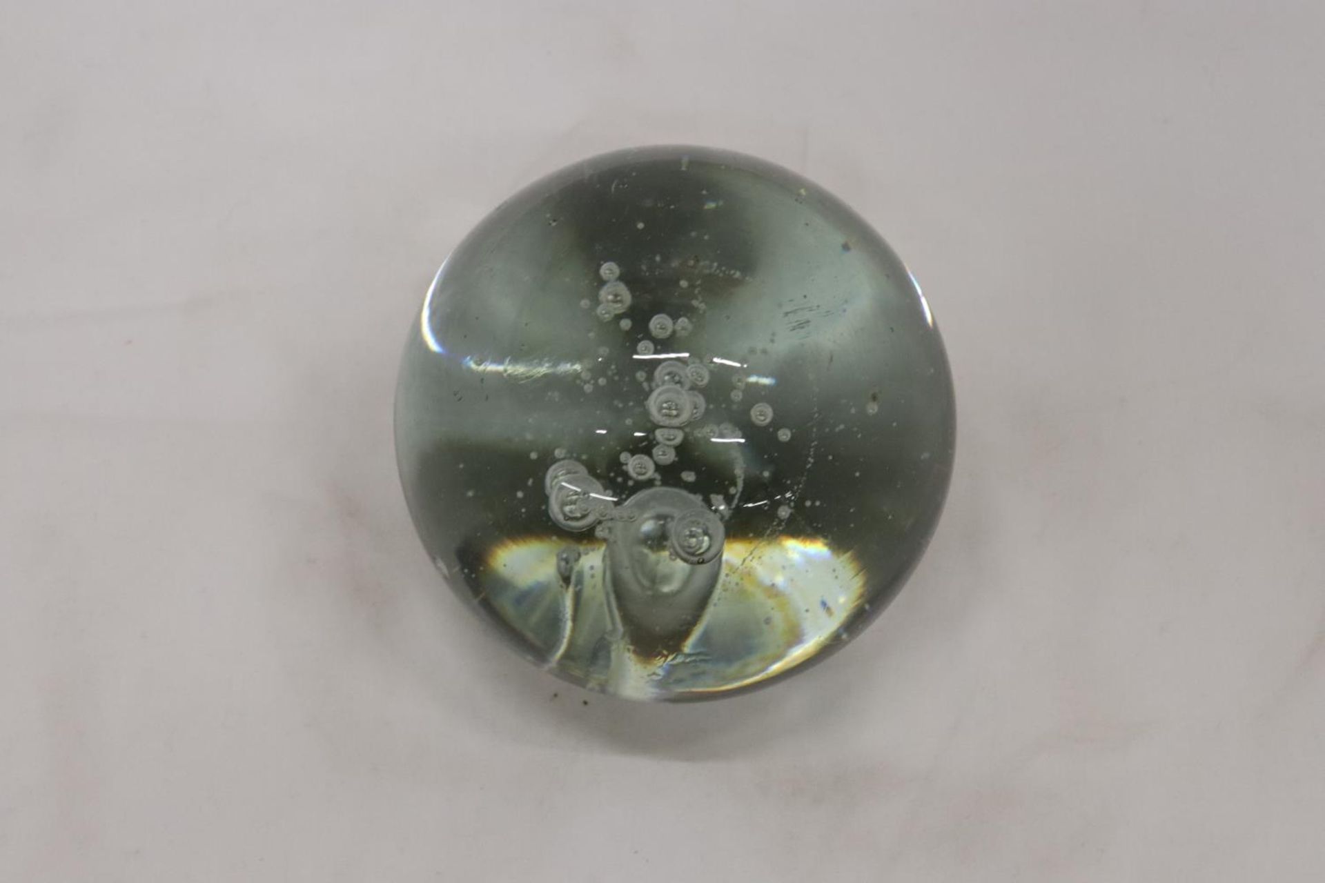 A LARGE VINTAGE GLASS DUMP PAPERWEIGHT - Image 3 of 4