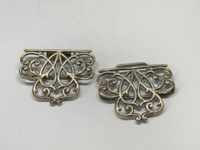 A HALLMARKED LONDON SILVER NURSES BELT BUCKLE