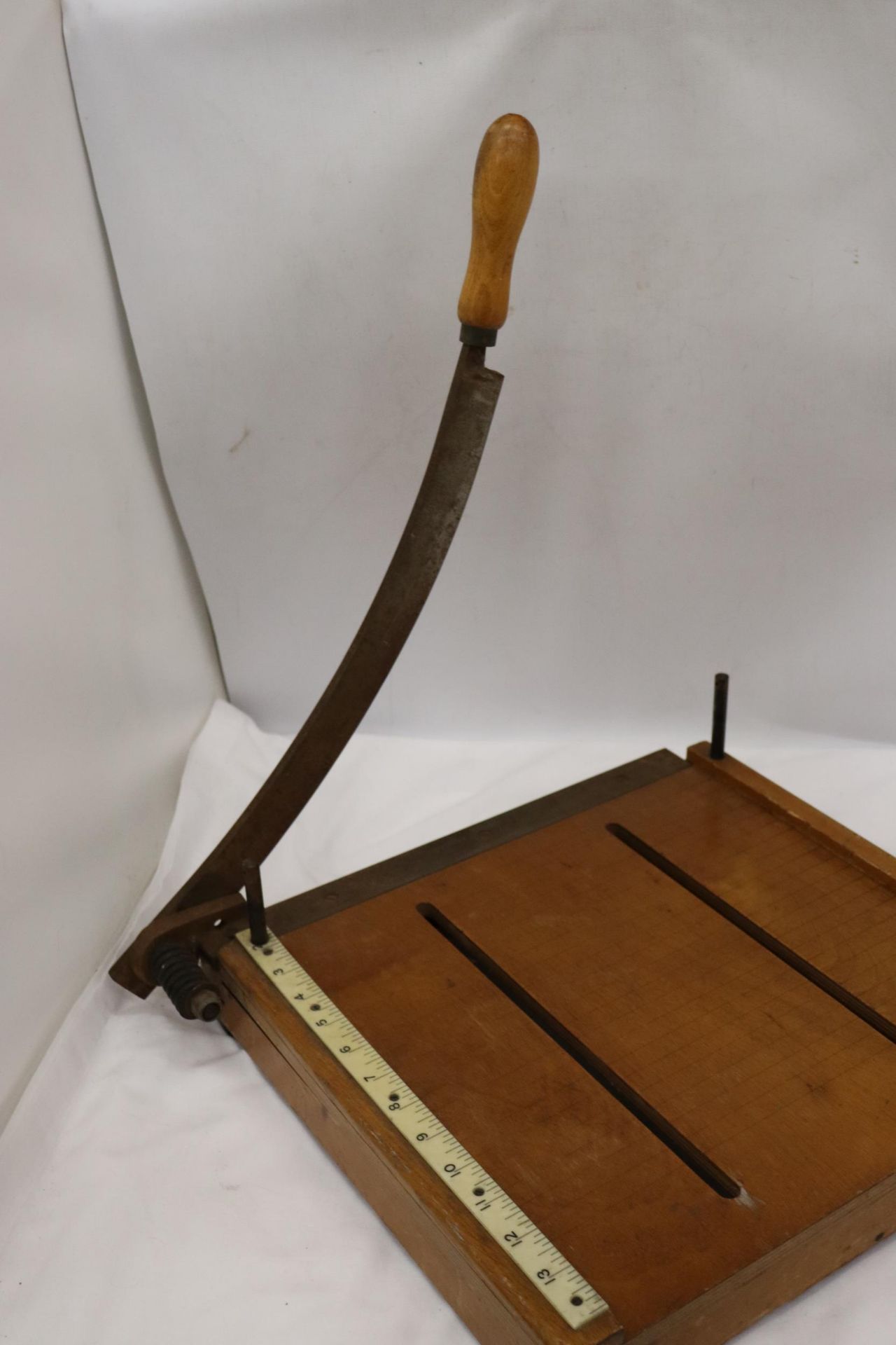 A VINTAGE WOODEN GUILLOTINE - Image 4 of 5
