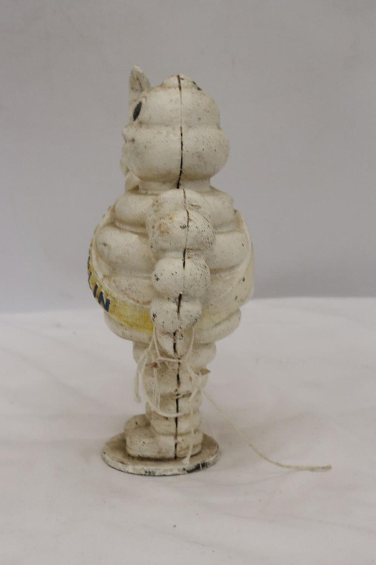 A CAST MICHELIN MAN FIGURE APPROX 21 CM TALL - Image 2 of 4