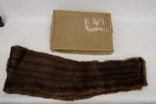 A VINTAGE 1940'S FUR STOLE, BOXED