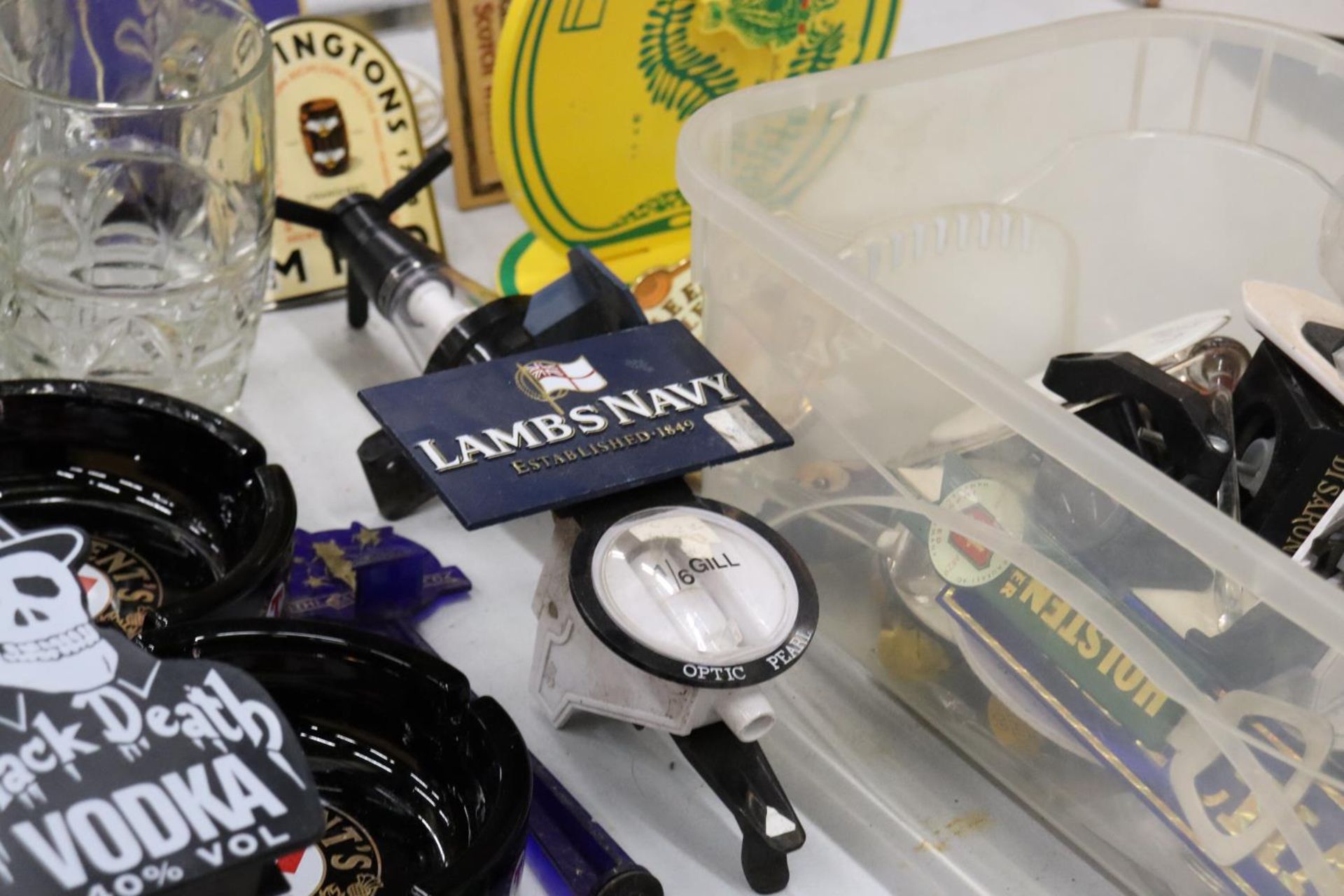 A JOBLOT OF BREWERY ITEMS TO INCLUDE BEER TAPS, ASHTRAYS, ETC., - Image 11 of 11