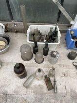 AN ASSORTMENT OF VINTAGE ITEMS TO INCLUDE GLASS BOTTLES, DISPLAY DOMES AND A RETRO LIGHT FITTING ETC