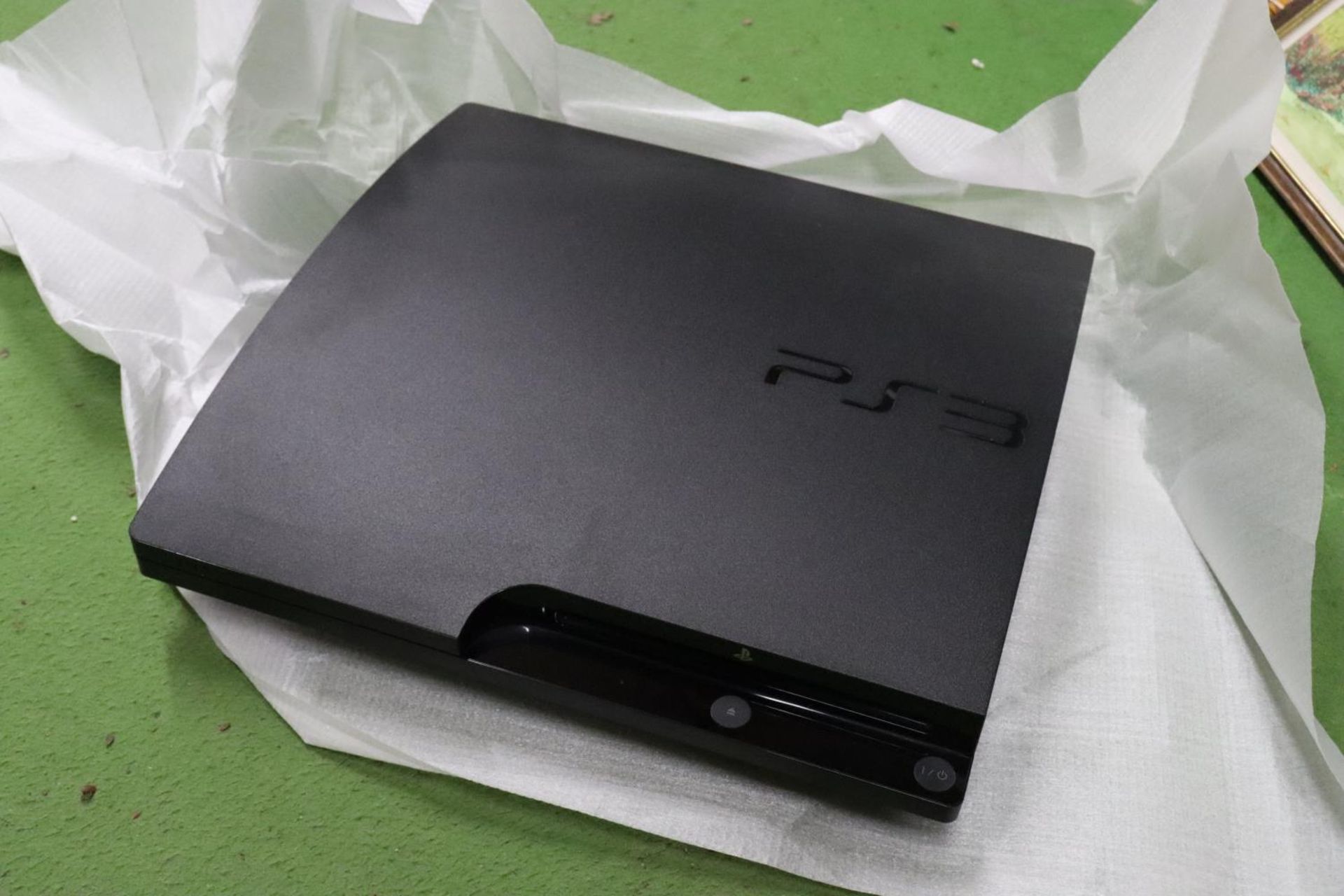 A BOXED PLAYSTATION 3, 160 GB WITH A CONTROLLER AND POWER CABLE - Image 3 of 5