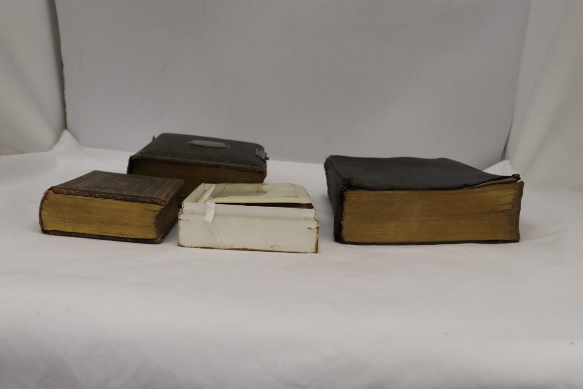 THREE VINTAGE POCKET BIBLES AND A CHURCH BIBLE - Image 2 of 11