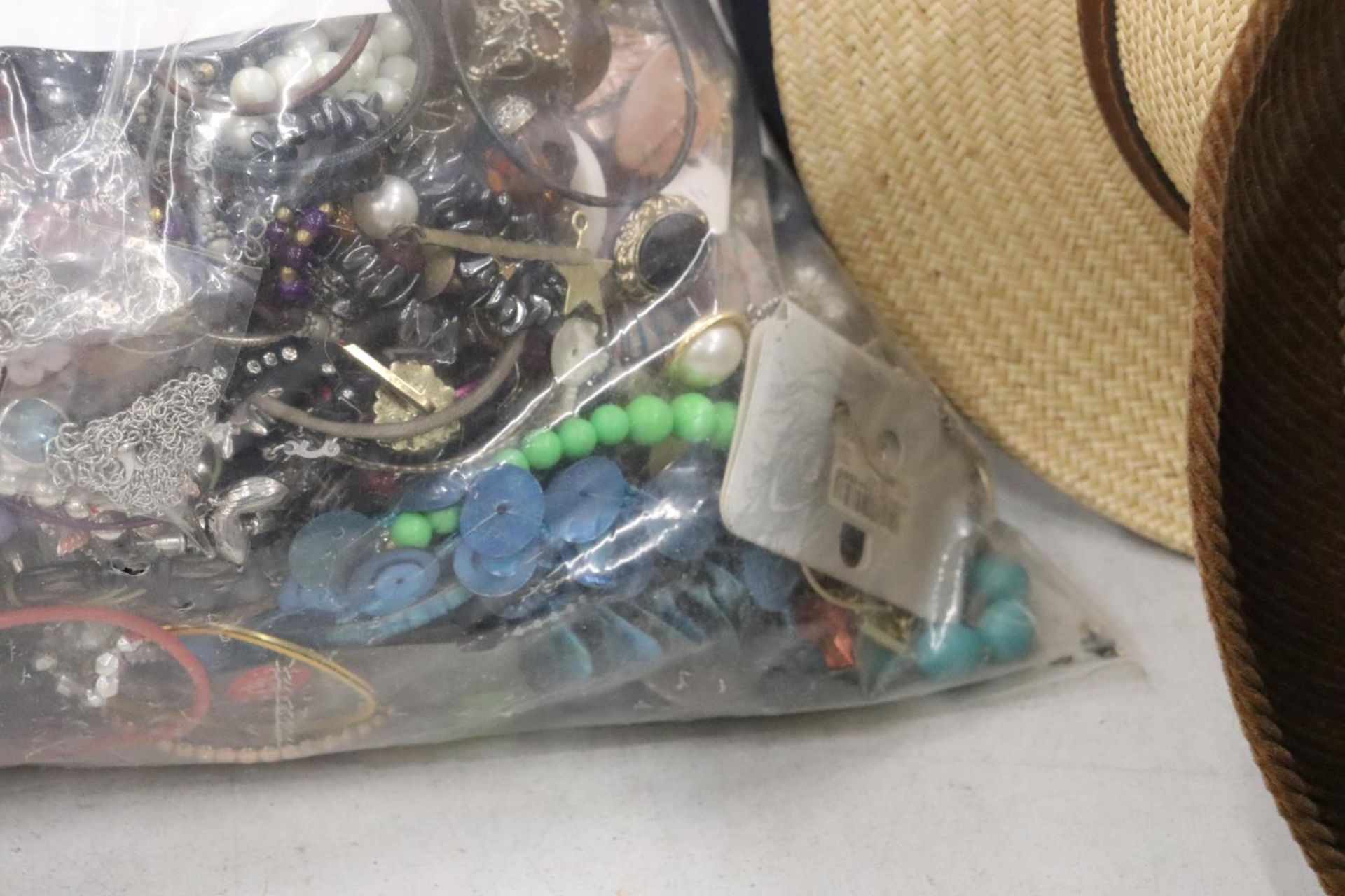 A 7.6 KG BAG OF UNSORTED COSTUME JEWELLERY - Image 2 of 6