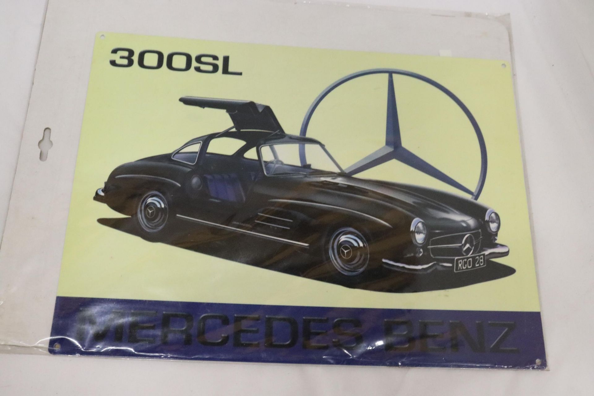 A MERCEDES BENZ 300SL SIGN, 40CM X 30CM - Bild 2 aus 4