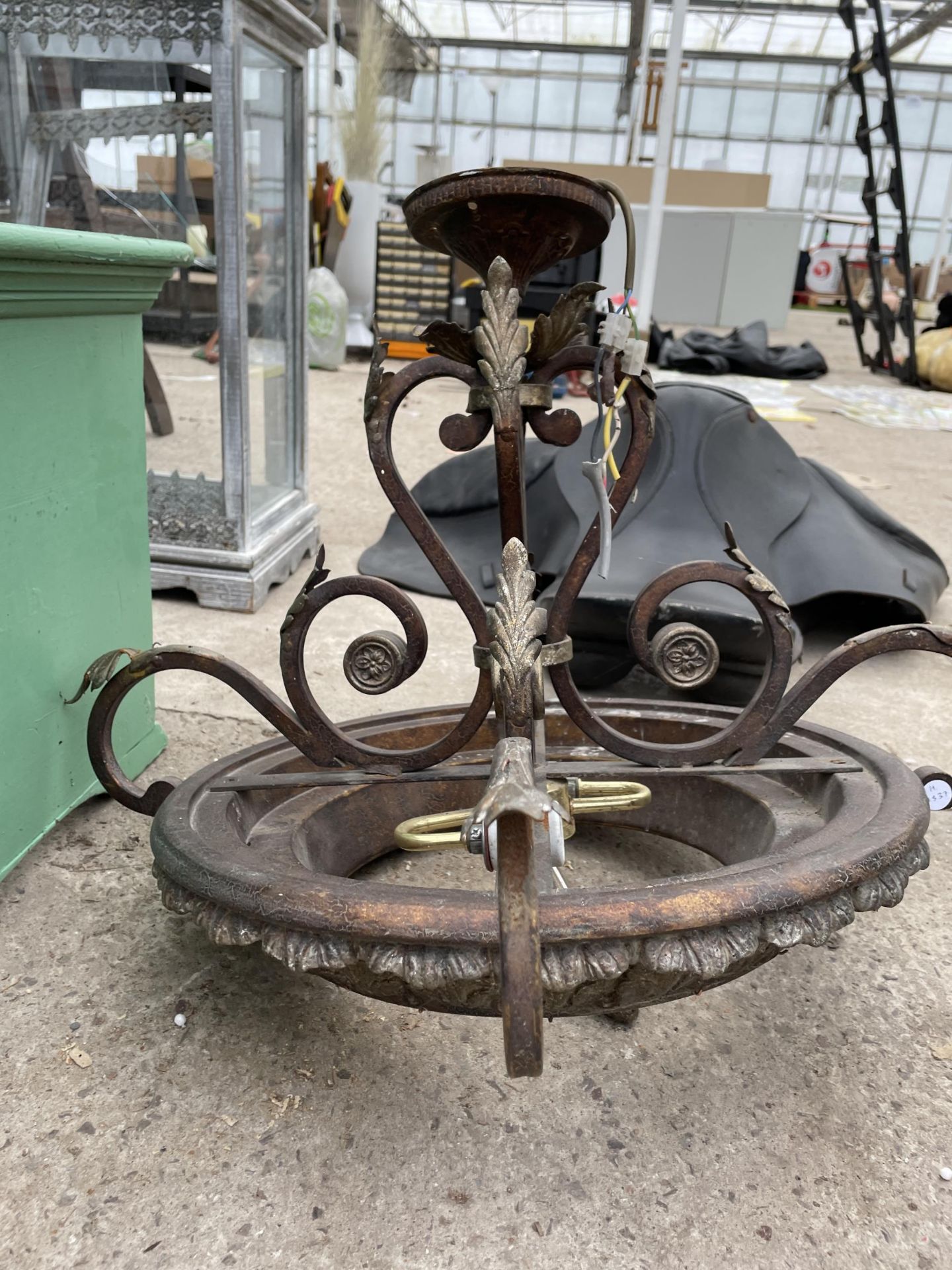 A DECORATIVE VINTAGE STYLE METAL CEILING LIGHT FITTING - Image 2 of 2