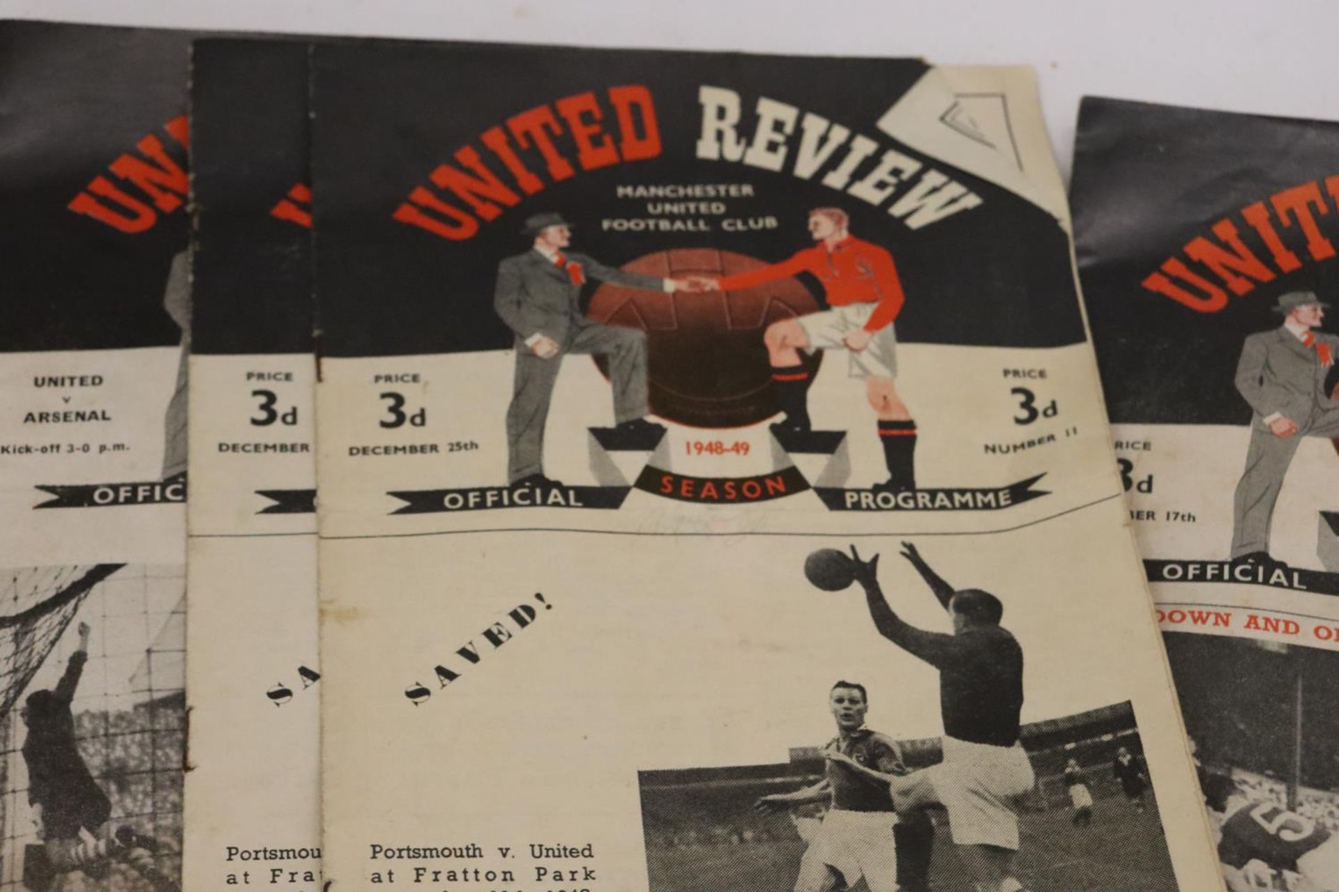 SIX MANCHESTER UNITED REVIEWS FROM 1948-1949 AND 1950-1951 - Bild 3 aus 4