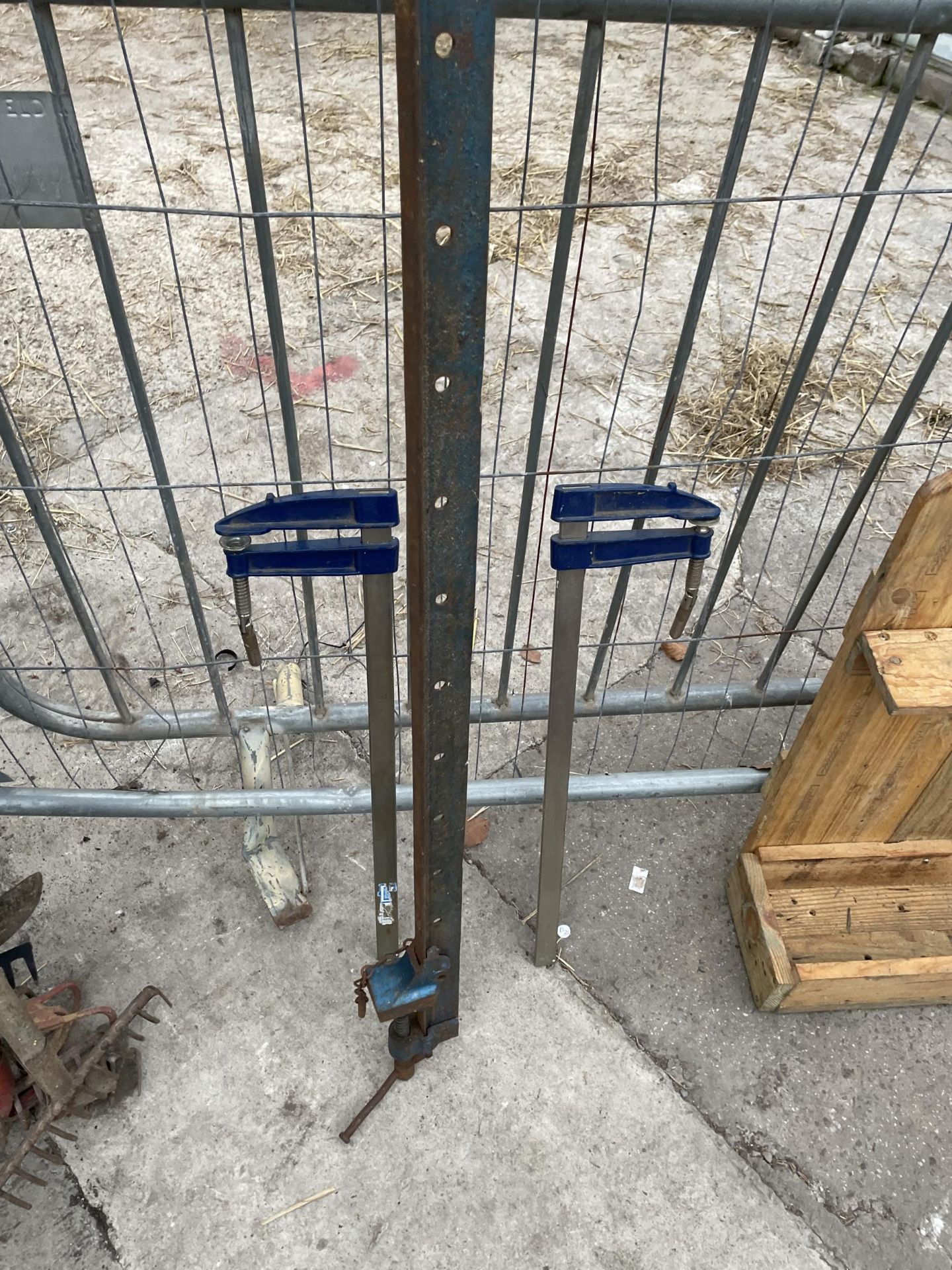 A SMALL PAIR OF SASH CLAMPS AND A LARGE SASH CLAMP - Image 2 of 2