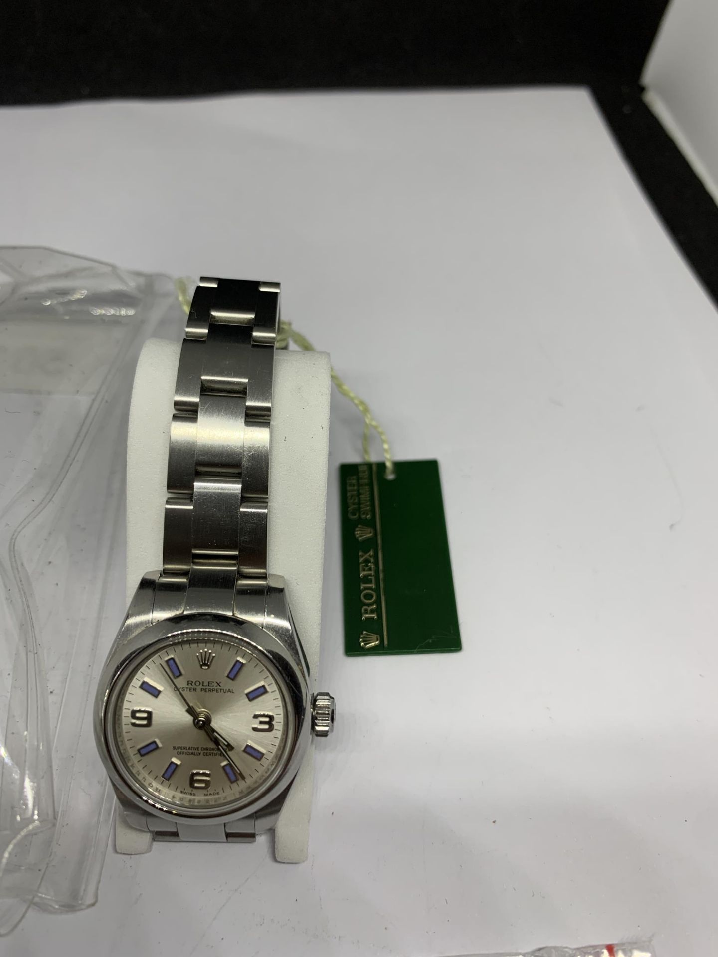 A ROLEX LADIES' DATEJUST WRISTWATCH, YEAR 2008, 26 MM STAINLESS STEEL, OYSTER BRACELET AND SILVER - Image 2 of 7