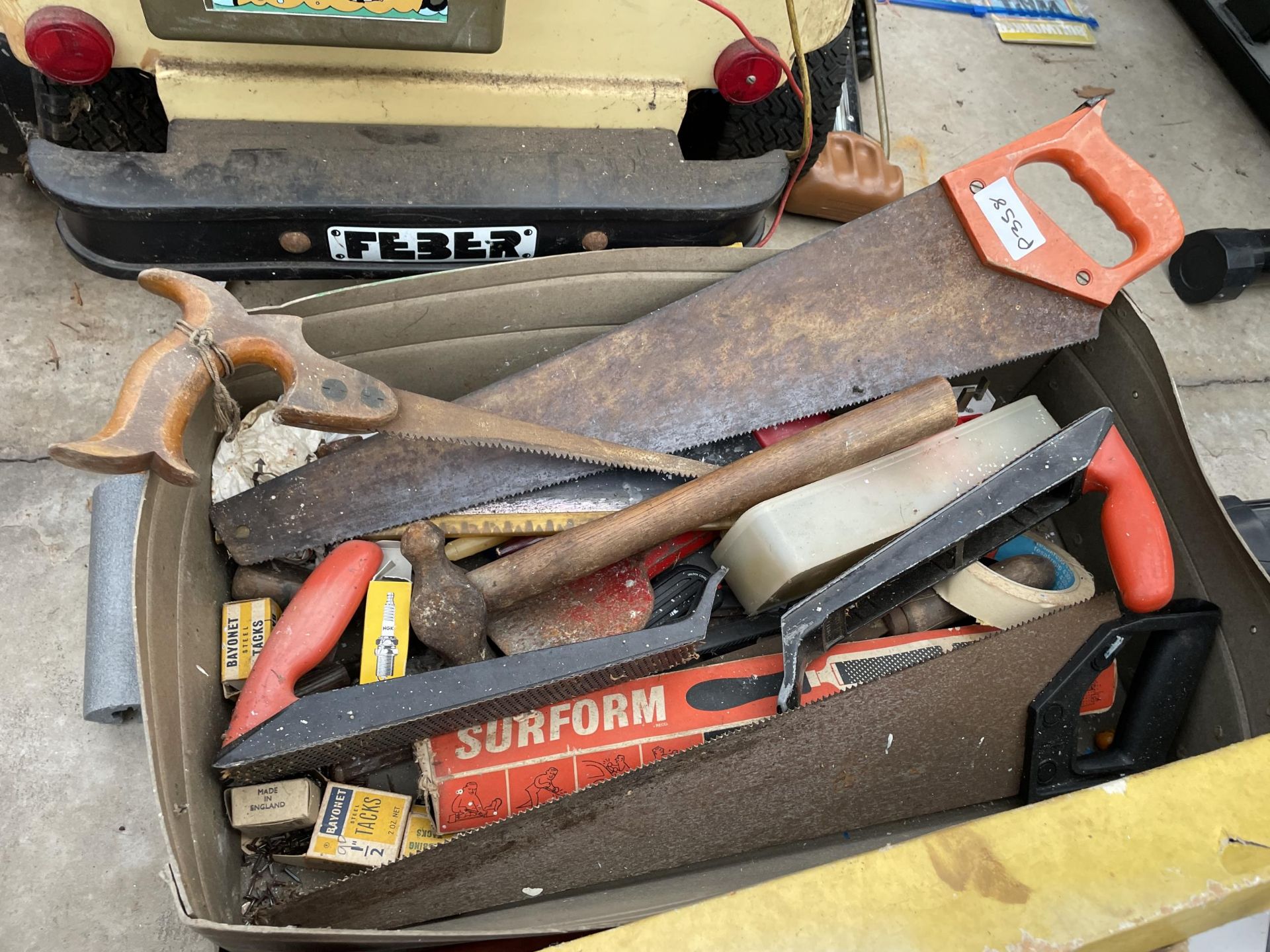 AN ASSORTMENT OF TOOLS TO INCLUDE A TILE CUTTER, SAWS AND RASPS ETC - Image 3 of 3