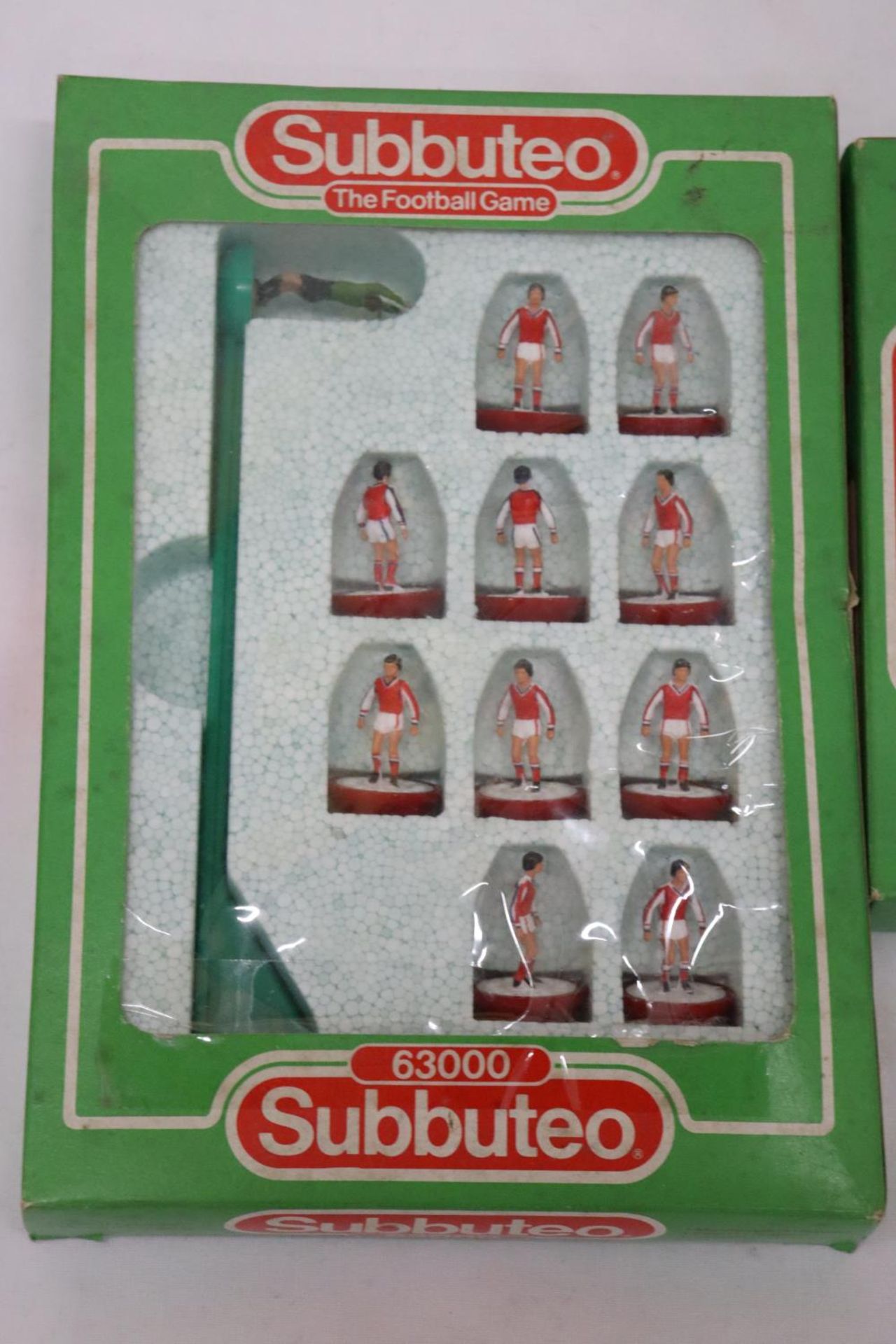 TWO BOXED VINTAGE SUBBUTEO TEAMS 654 SPURS AND 642 ARSENAL - Bild 2 aus 5