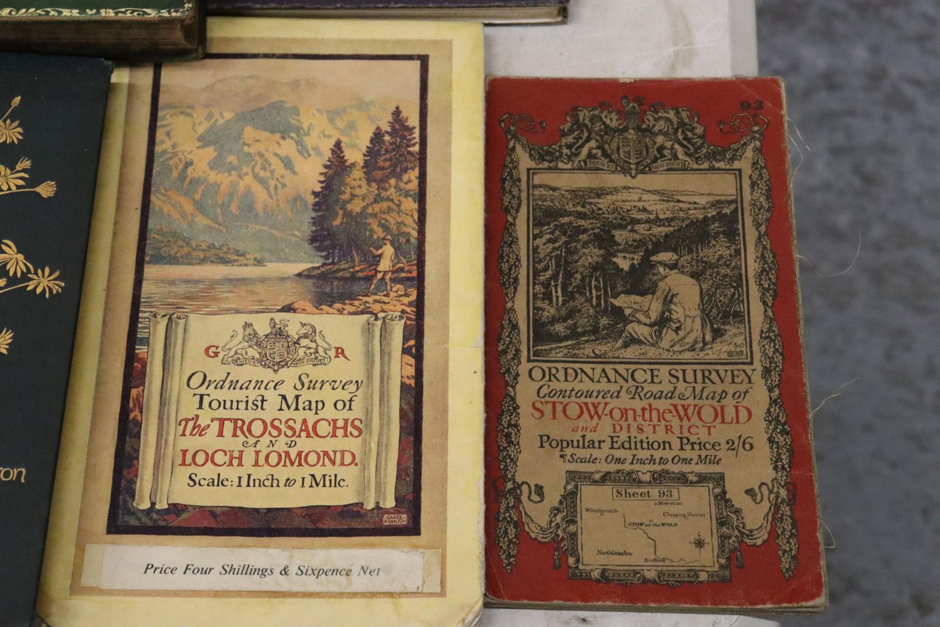 A QUANTITY OF BOOKS TO INCLUDE OLIVER TWIST, IVANHOE, CHRISTOPHER SAXTON'S 16TH CENTURY MAPS, - Bild 3 aus 6
