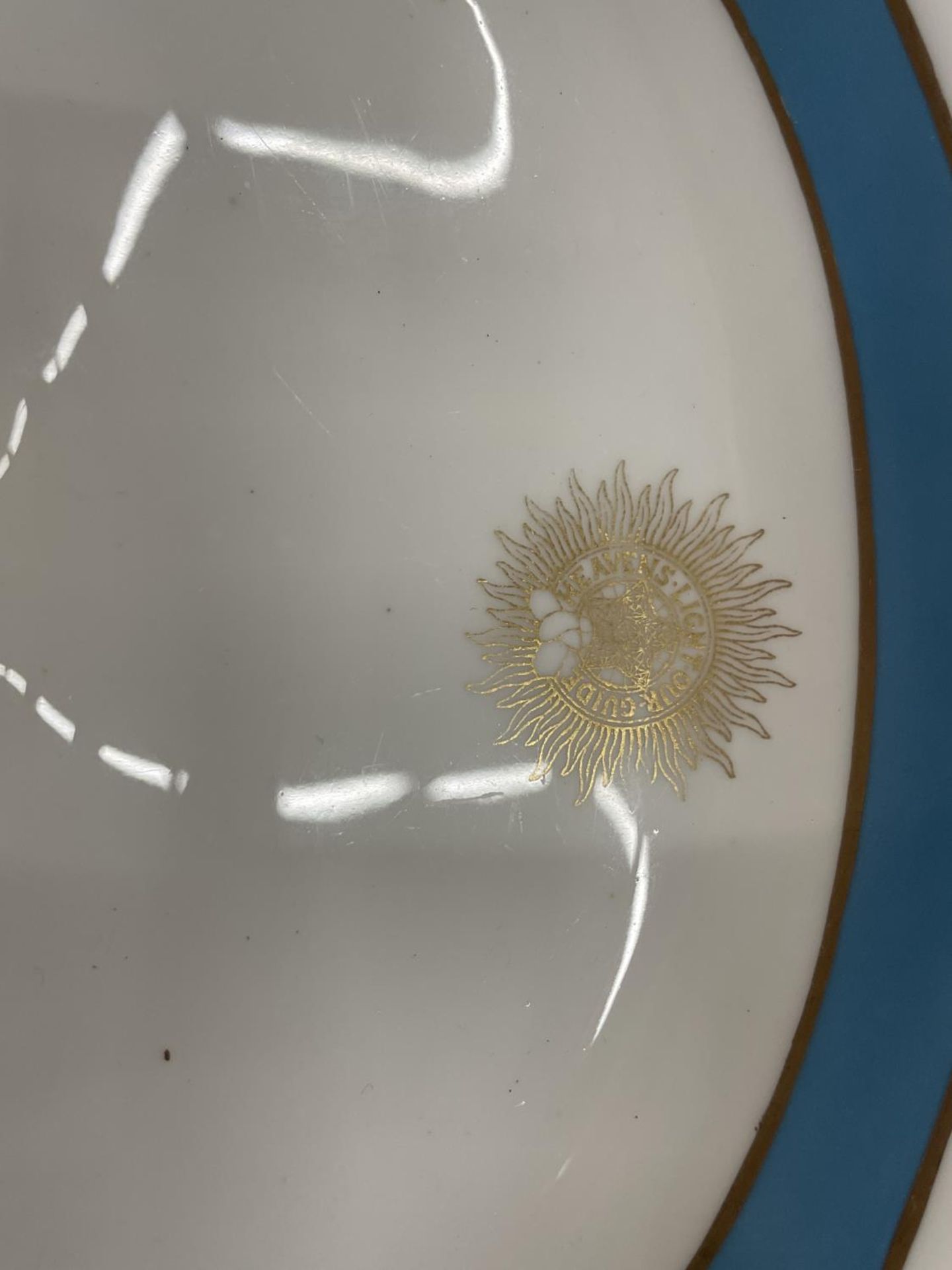 FIVE CROWN STAFFORDSHIRE CRESCENT SHAPED PLATES, WITH THE MOTTO 'HEAVENS LIGHT OUR GUIDE' - Image 2 of 4