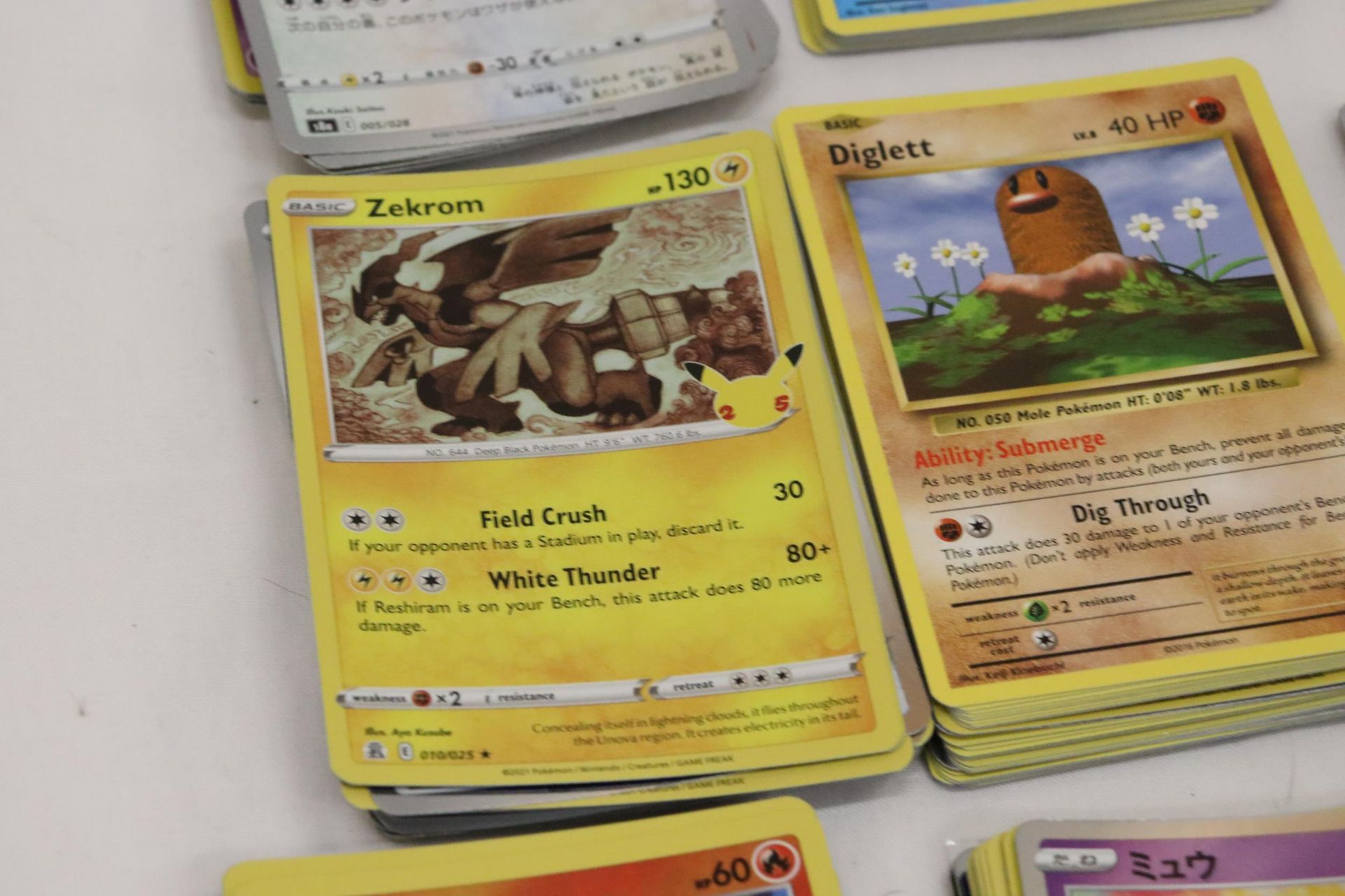 A QUANTITY OF POKEMON CARDS TO INCLUDE JAPANESE - Image 5 of 10
