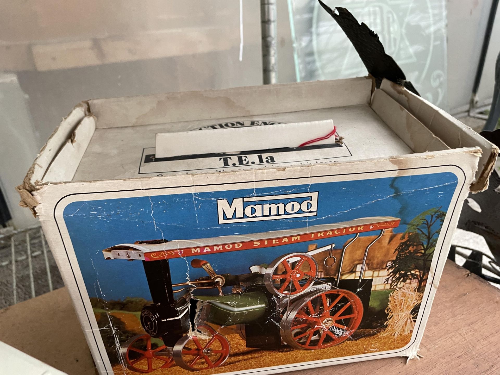 A BOXED MAMOD STEAM TRACTOR - Bild 4 aus 4