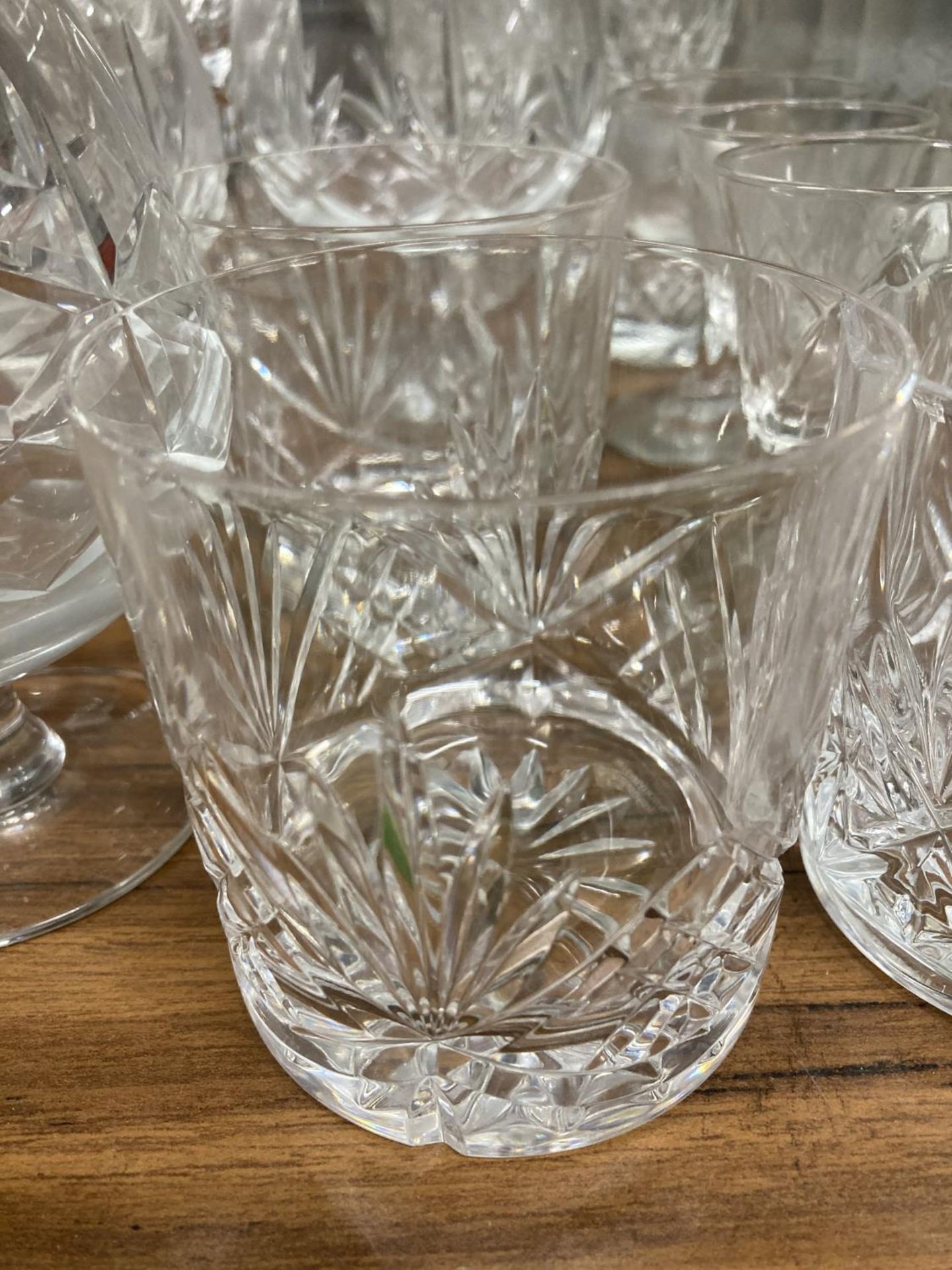 A LARGE QUANTITY OF GLASSES TO INCLUDE WINE, CHAMPAGNE FLUTES, SHERRY,BRANDY, ETC - Image 5 of 5