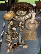 VARIOUS BRASSWARE ITEMS TO INCLUDE A CHARGER, CANDLESTICK AND MINIATURE ITEMS ETC